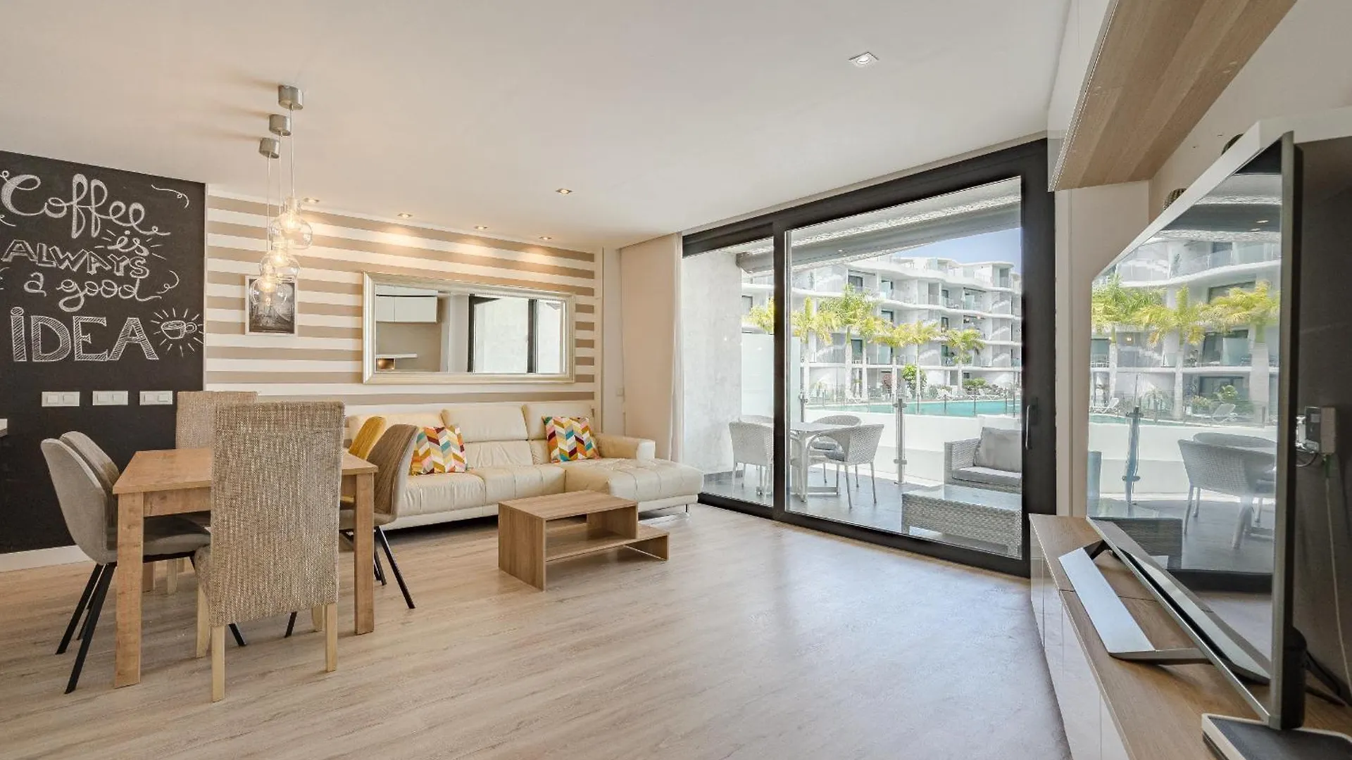 Tranquil Apartment Las Olas contacts